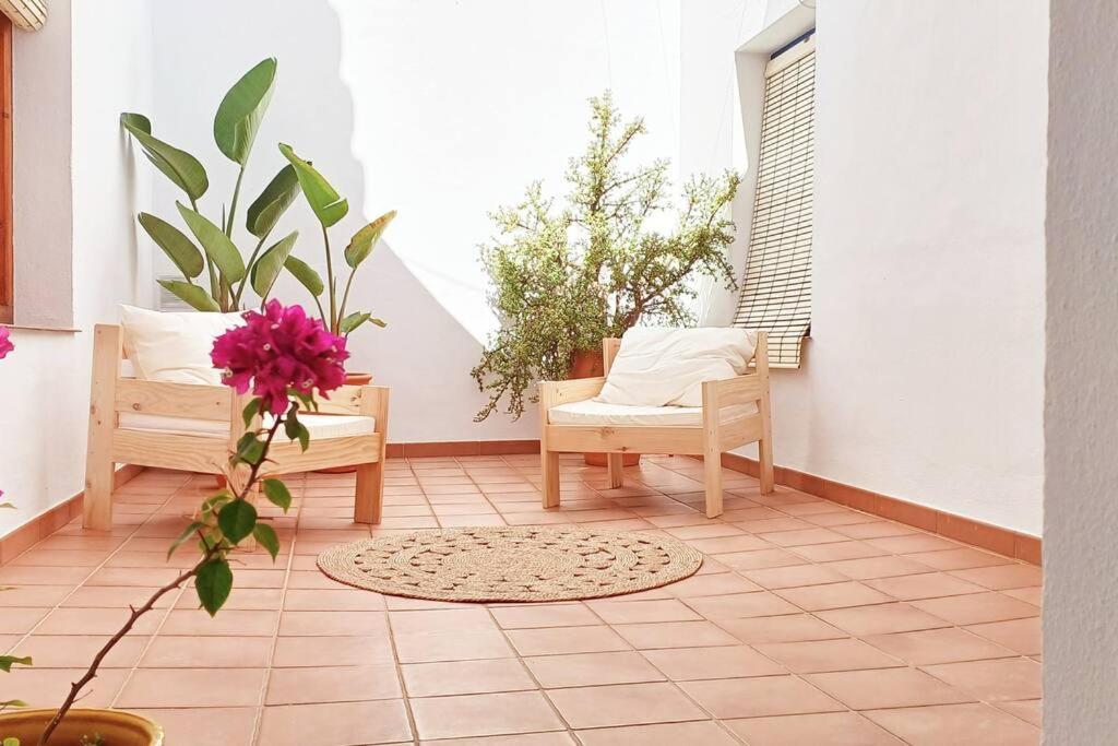 Serendipia: Tu Hogar En Este Blanco Pueblo Frigiliana Luaran gambar