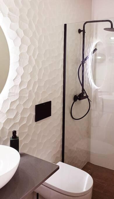 Serendipia: Tu Hogar En Este Blanco Pueblo Frigiliana Luaran gambar