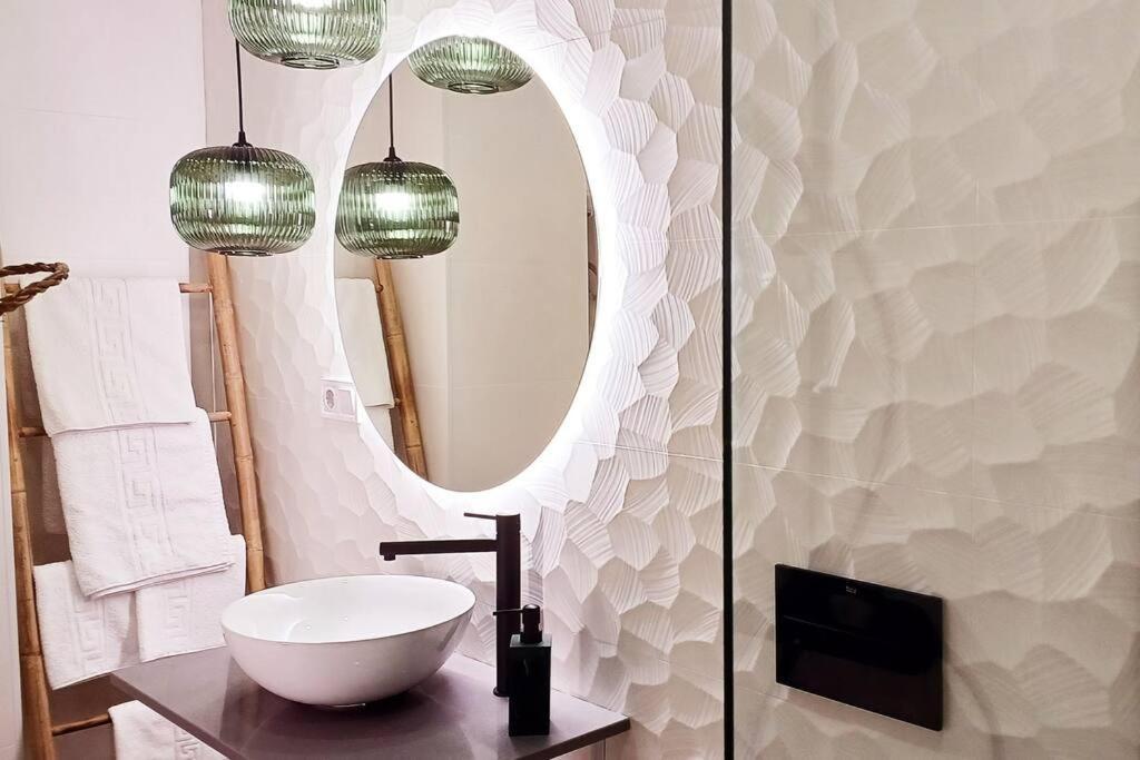 Serendipia: Tu Hogar En Este Blanco Pueblo Frigiliana Luaran gambar